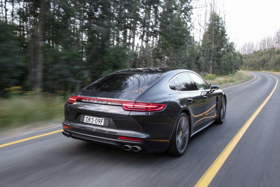  Porsche Panamera Turbo 2017 года  (AU) (фото 7 из 16)